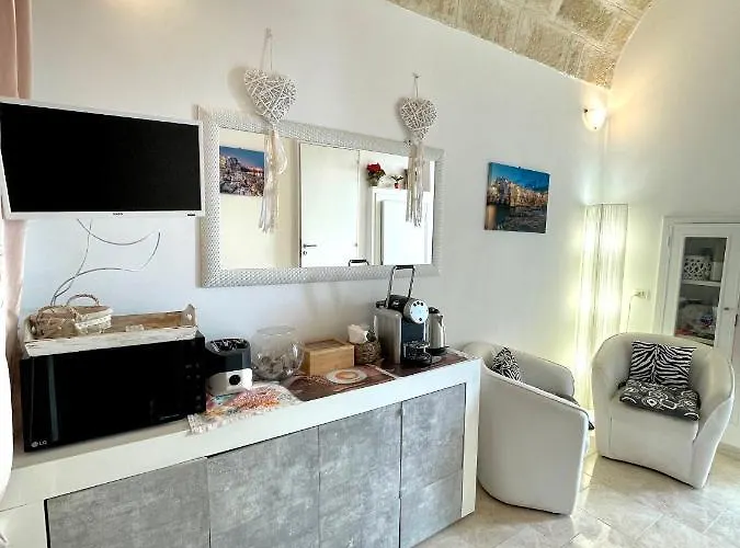 Luluc בית הארחה פולינאנו א מארה